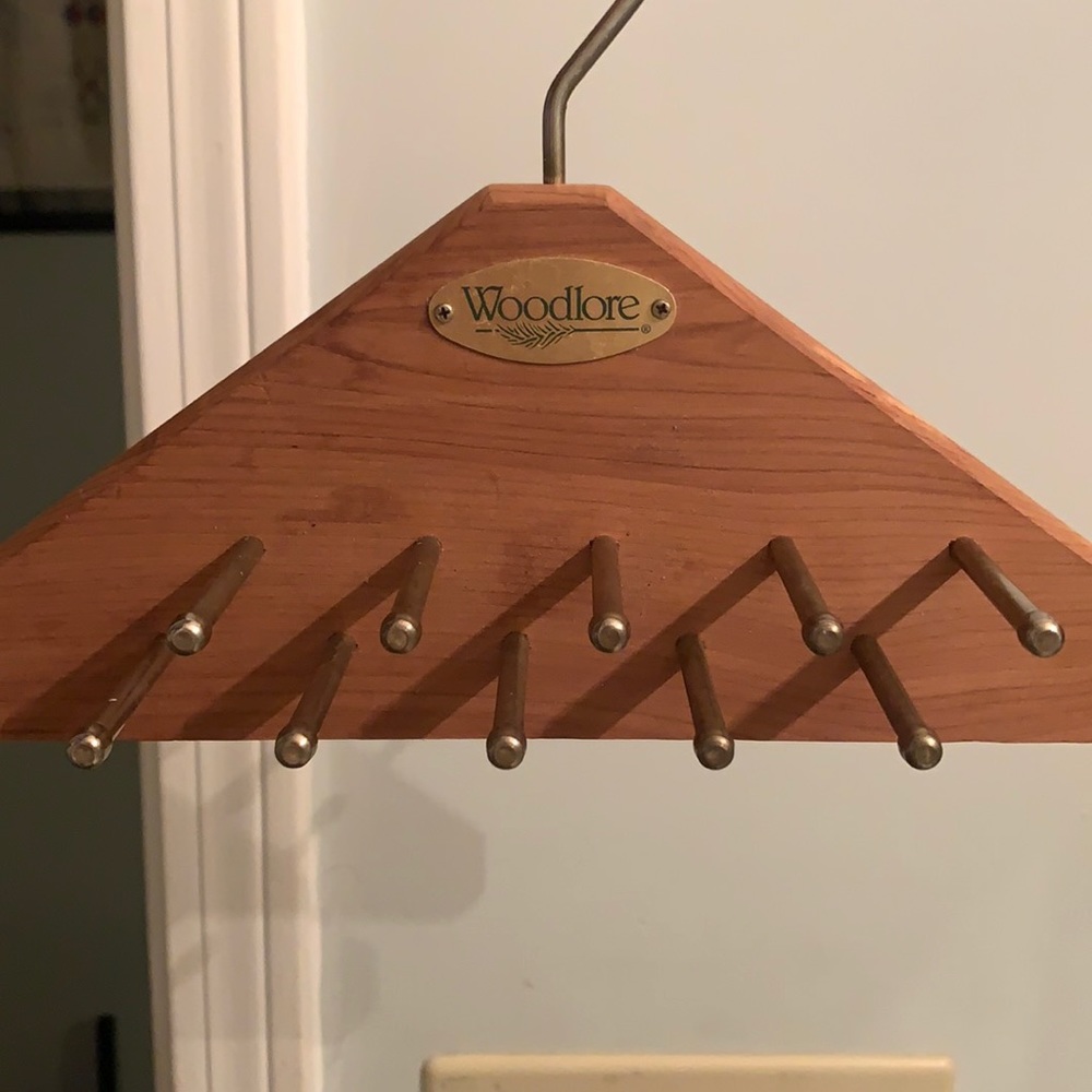 WOODLORE Compact Tie Hanger